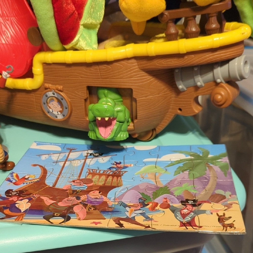 Pirate Ship Playset with Plush Parrot and Figures - Picture 3 of 8